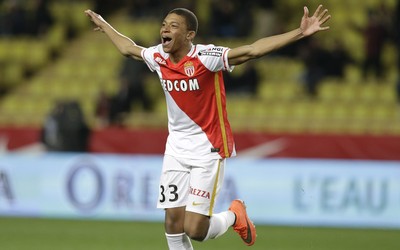 澳队体育独家-久保建英穿裆过人戏耍后卫