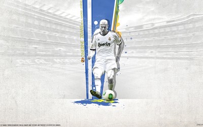 澳队体育热评-拉菲尼亚助攻莱万破荒